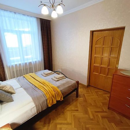 Old Town Retreat With Stunning Views 2 Bedroom Apartment Nearby The Church Of Saint Peter Riga Bagian luar foto