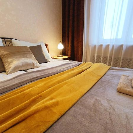 Old Town Retreat With Stunning Views 2 Bedroom Apartment Nearby The Church Of Saint Peter Riga Bagian luar foto