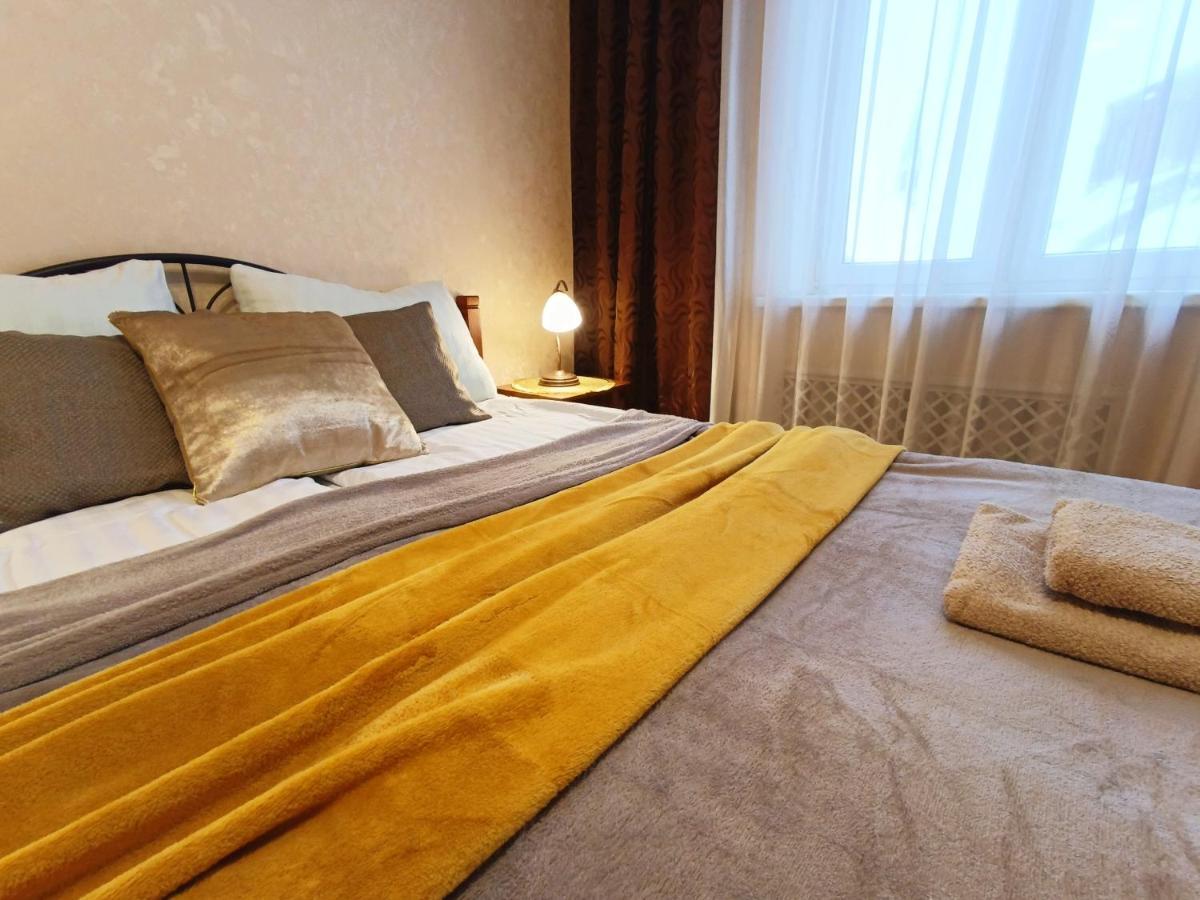 Old Town Retreat With Stunning Views 2 Bedroom Apartment Nearby The Church Of Saint Peter Riga Bagian luar foto