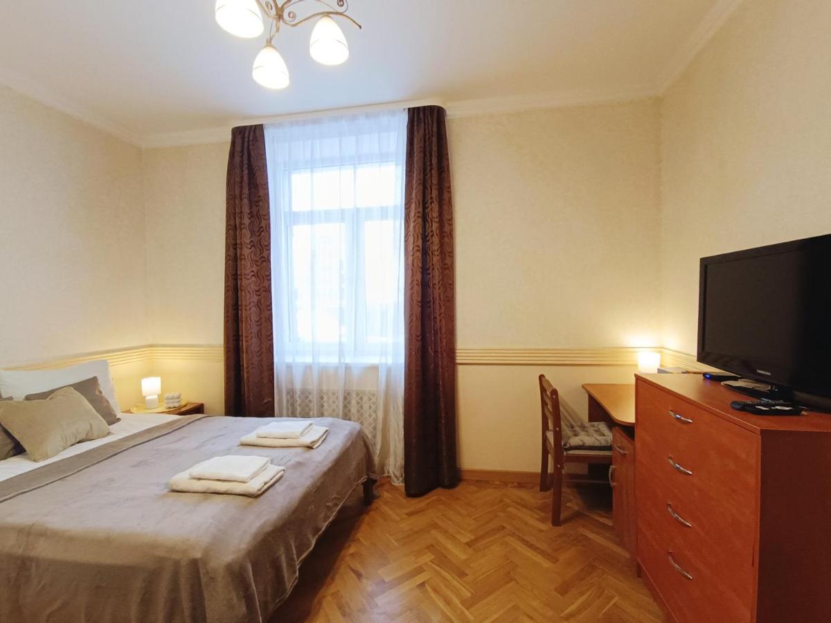 Old Town Retreat With Stunning Views 2 Bedroom Apartment Nearby The Church Of Saint Peter Riga Bagian luar foto