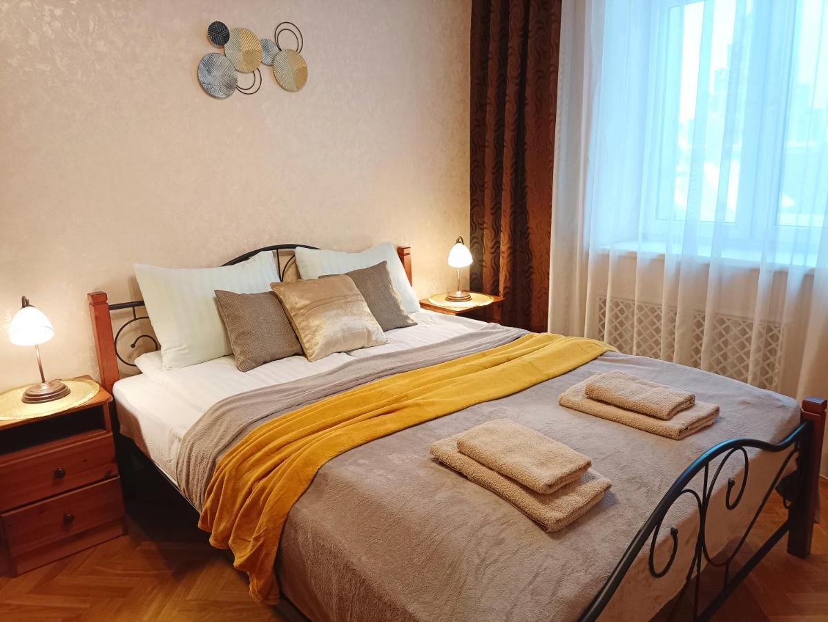 Old Town Retreat With Stunning Views 2 Bedroom Apartment Nearby The Church Of Saint Peter Riga Bagian luar foto