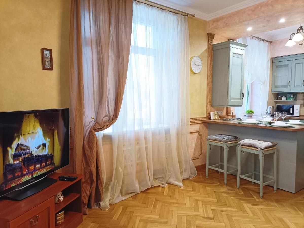 Old Town Retreat With Stunning Views 2 Bedroom Apartment Nearby The Church Of Saint Peter Riga Bagian luar foto