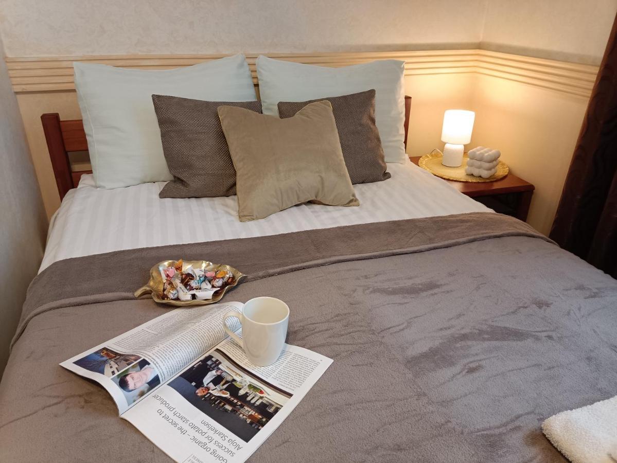 Old Town Retreat With Stunning Views 2 Bedroom Apartment Nearby The Church Of Saint Peter Riga Bagian luar foto