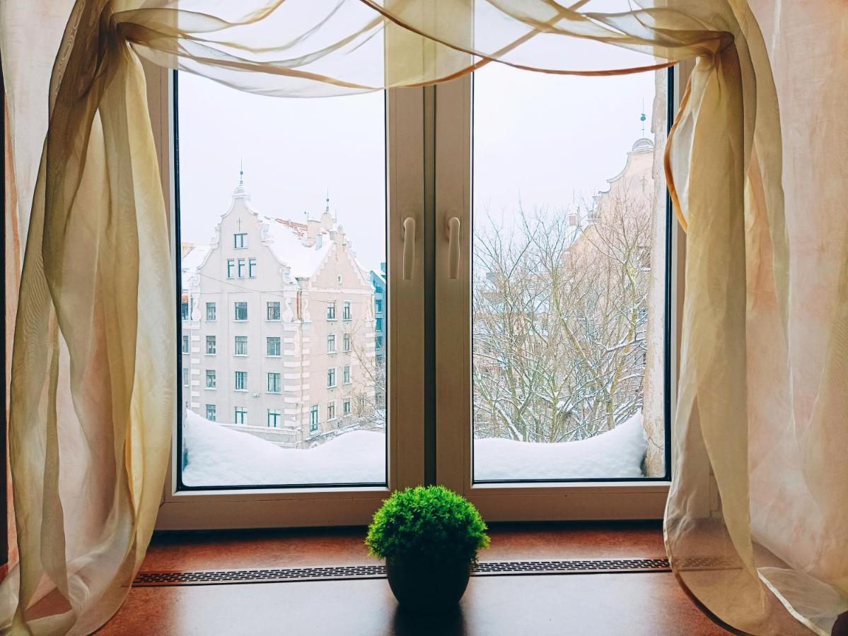Old Town Retreat With Stunning Views 2 Bedroom Apartment Nearby The Church Of Saint Peter Riga Bagian luar foto